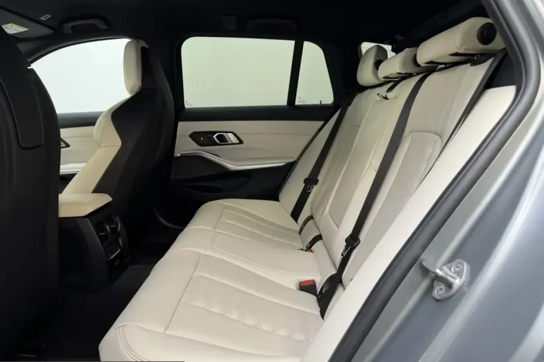 BMW M3 (Seria 3) din 2024 cu 34.190 km - oferta BMW249559 - foto 19