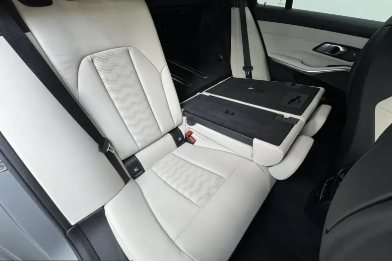 BMW M3 (Seria 3) din 2024 cu 34.190 km - oferta BMW249559 - foto 24