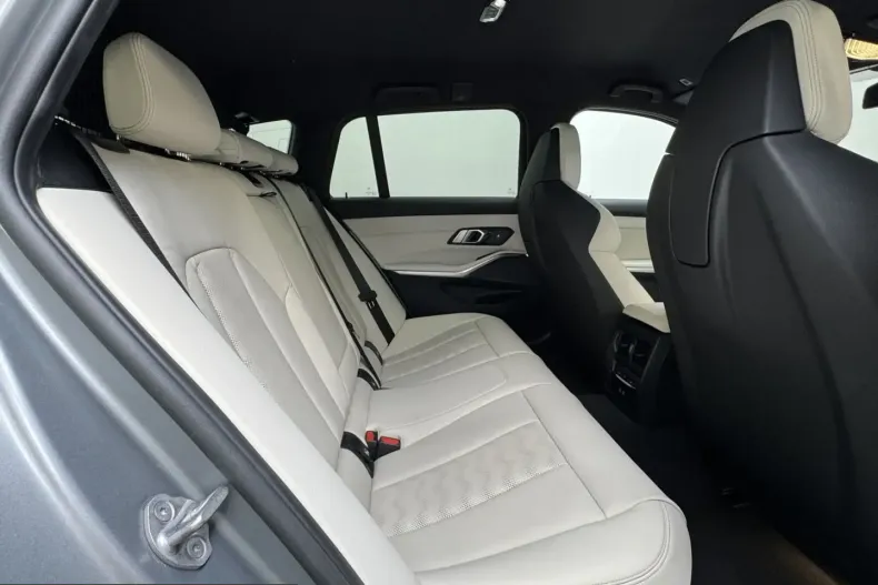 BMW M3 (Seria 3) din 2024 cu 34.190 km - oferta BMW249559 - foto 29