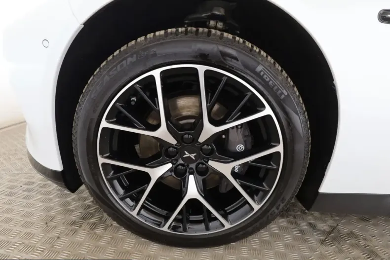 XPENG P7 din 2025 cu 16.436 km - oferta XPE249569 - foto 8