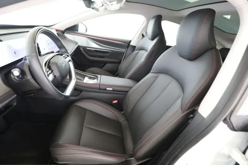 XPENG P7 din 2025 cu 16.436 km - oferta XPE249569 - foto 11