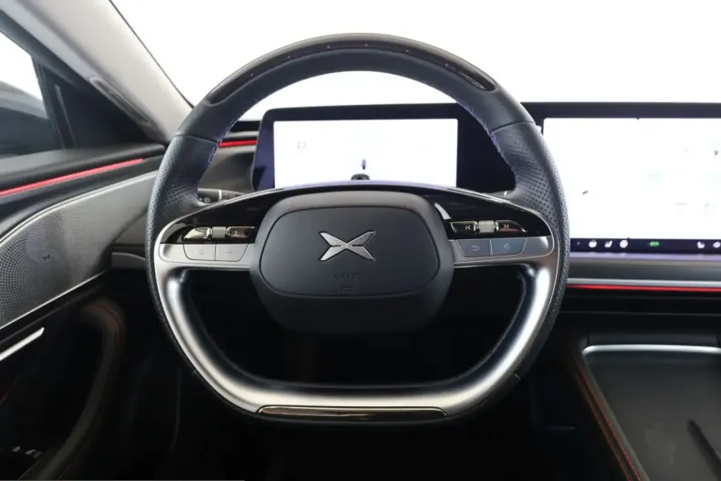 XPENG P7 din 2025 cu 16.436 km - oferta XPE249569 - foto 13