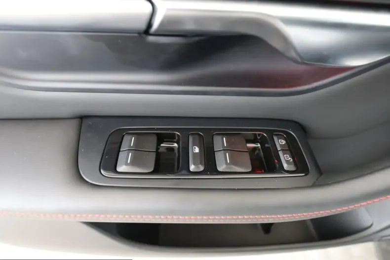 XPENG P7 din 2025 cu 16.436 km - oferta XPE249569 - foto 18