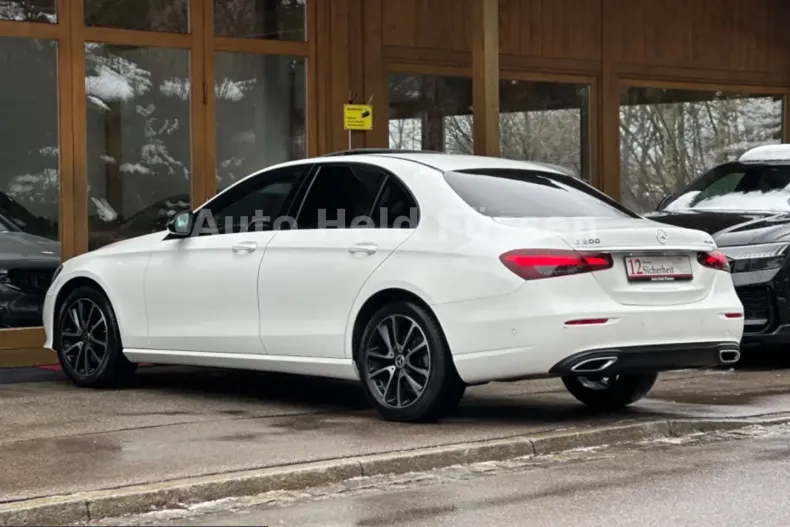 Mercedes-Benz E 200 (Clasa E) din 2022 cu 56.000 km - oferta MER249573 - foto 7