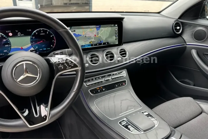 Mercedes-Benz E 200 (Clasa E) din 2022 cu 56.000 km - oferta MER249573 - foto 15
