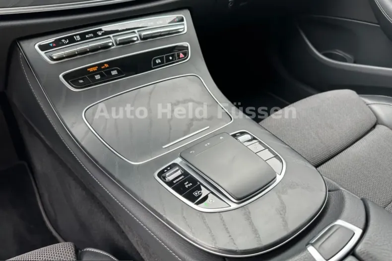 Mercedes-Benz E 200 (Clasa E) din 2022 cu 56.000 km - oferta MER249573 - foto 17