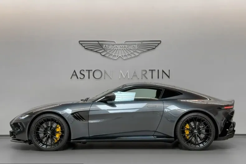 Aston Martin V8 Vantage din 2023 cu 8.512 km - oferta AST249579 - foto 4