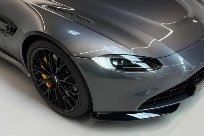 Aston Martin V8 Vantage din 2023 cu 8.512 km - oferta AST249579 - foto 7