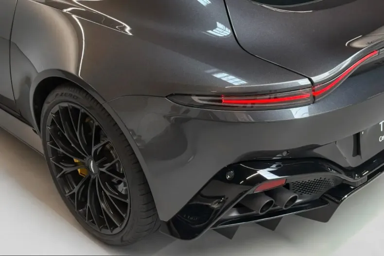 Aston Martin V8 Vantage din 2023 cu 8.512 km - oferta AST249579 - foto 14