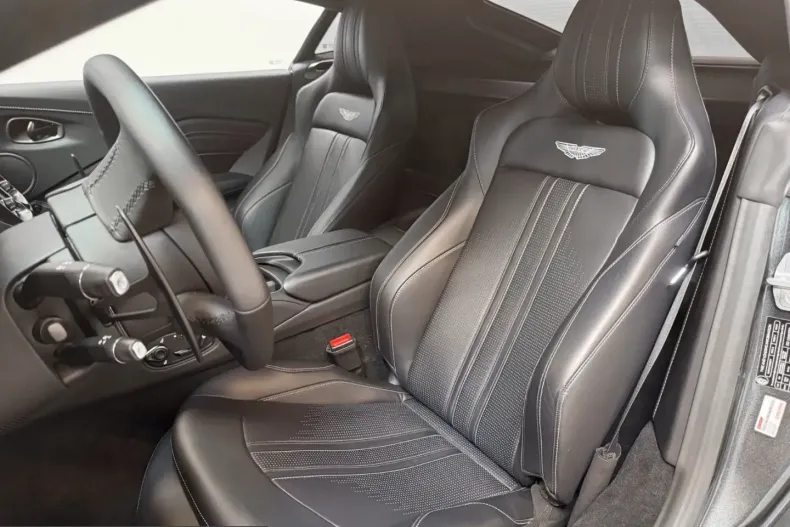 Aston Martin V8 Vantage din 2023 cu 8.512 km - oferta AST249579 - foto 17