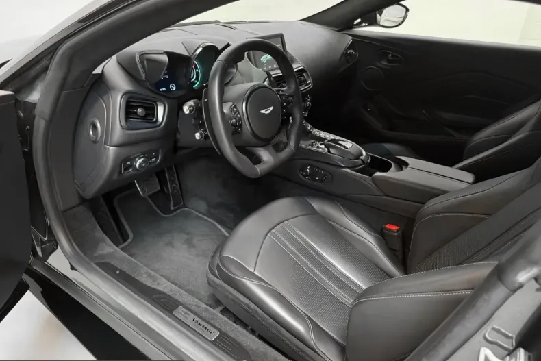 Aston Martin V8 Vantage din 2023 cu 8.512 km - oferta AST249579 - foto 18
