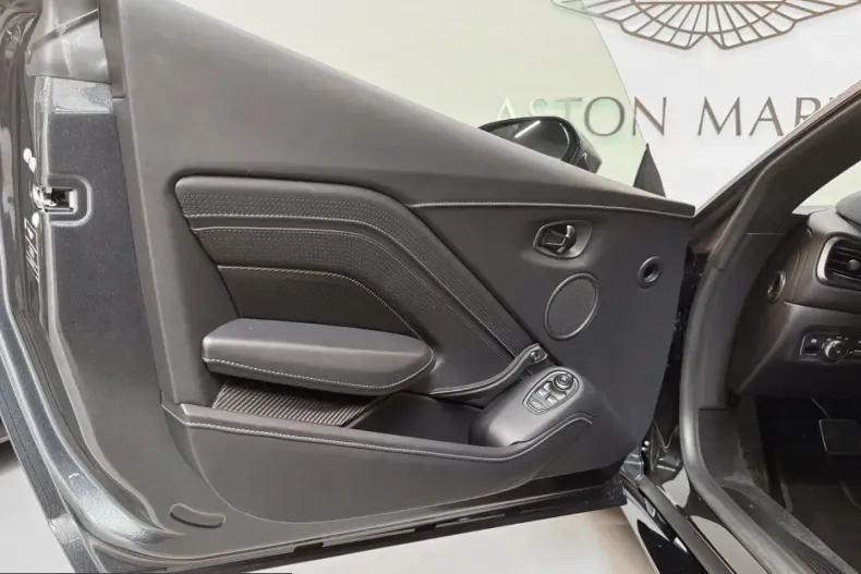 Aston Martin V8 Vantage din 2023 cu 8.512 km - oferta AST249579 - foto 24