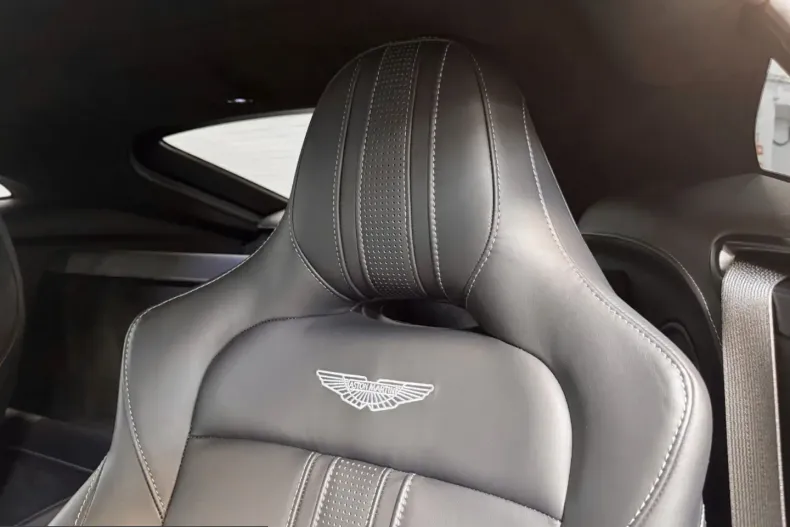 Aston Martin V8 Vantage din 2023 cu 8.512 km - oferta AST249579 - foto 25