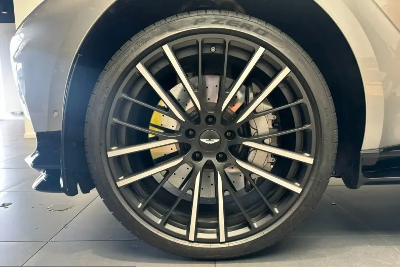 Aston Martin DBX din 2023 cu 43.000 km - oferta AST249580 - foto 4