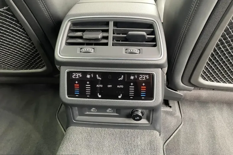 Audi RS6 din 2025 cu 9.300 km - oferta AUD249581 - foto 38