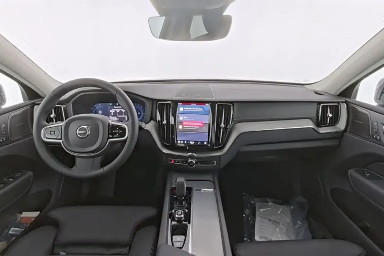 Volvo XC60 din 2025 cu 23.405 km - oferta VOL249588 - foto 5
