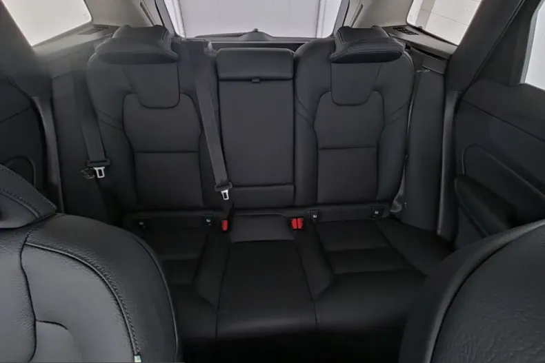 Volvo XC60 din 2025 cu 23.405 km - oferta VOL249588 - foto 7