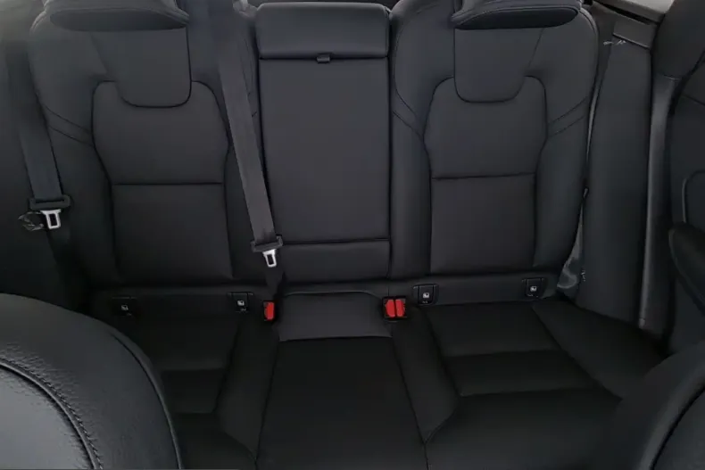 Volvo XC60 din 2025 cu 23.405 km - oferta VOL249588 - foto 13
