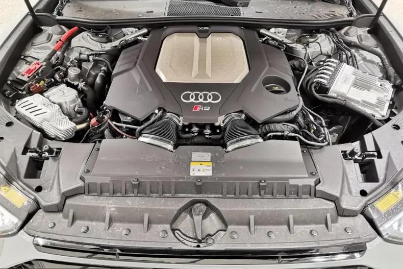 Audi RS6 din 2025 cu 19.999 km - oferta AUD249590 - foto 24