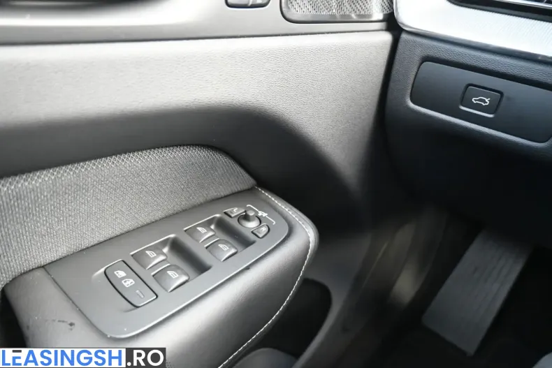 Volvo XC60 din 2024 cu 12.000 km - oferta VOL249594 - foto 27