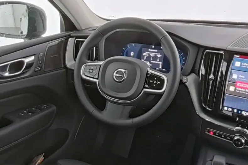 Volvo XC60 din 2025 cu 23.000 km - oferta VOL249595 - foto 9