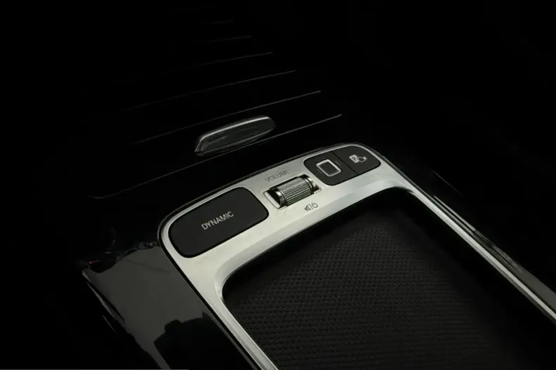 Mercedes-Benz CLA 220 (Clasa CLA) din 2025 cu 5.500 km - oferta MER249599 - foto 13