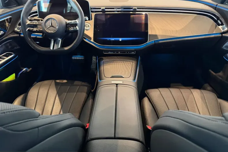 Mercedes-Benz E 220 (Clasa E) din 2024 cu 25.250 km - oferta MER249611 - foto 12
