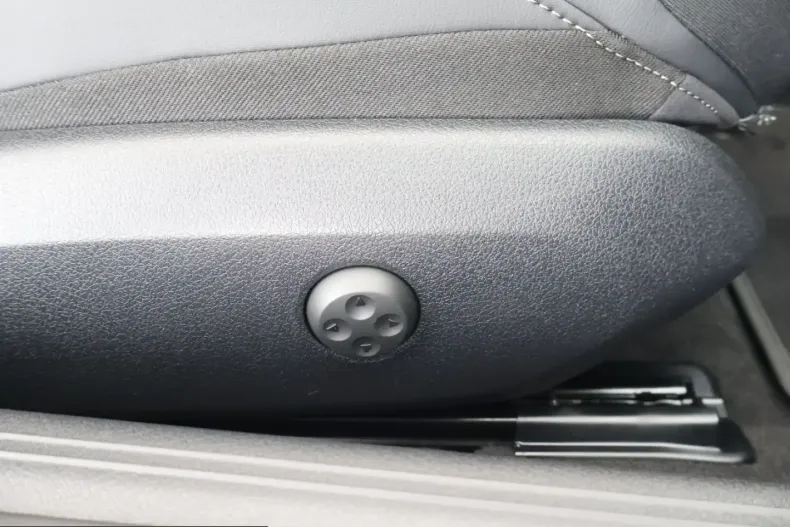 Mercedes-Benz CLE 200 (Clasa CLE) din 2025 cu 16.800 km - oferta MER249625 - foto 20