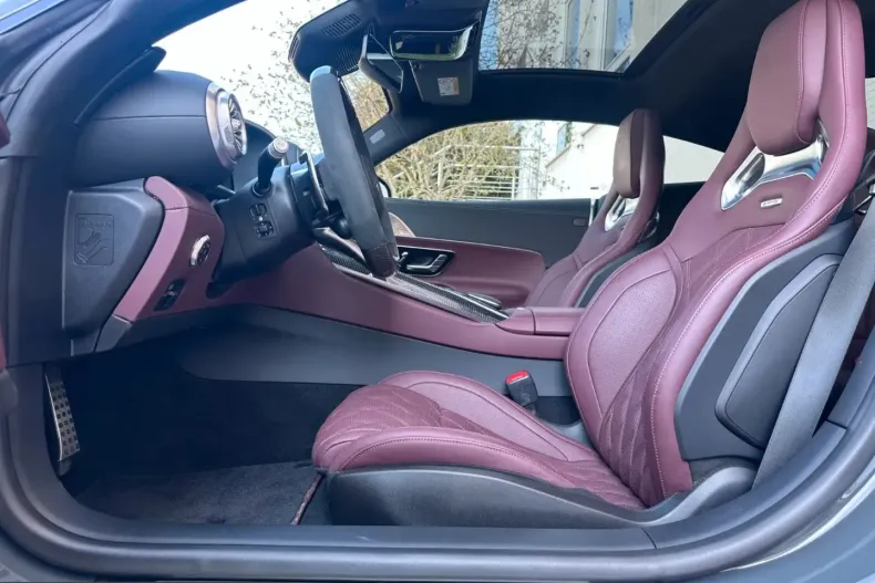 Mercedes-Benz AMG GT (Clasa GT) din 2025 cu 4.300 km - oferta MER249637 - foto 13