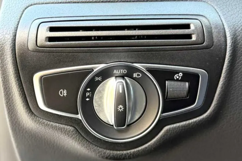 Mercedes-Benz GLC 200 (Clasa GLC) din 2021 cu 150.000 km - oferta MER249639 - foto 21