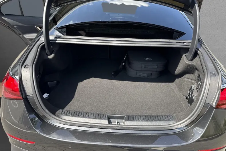 Mercedes-Benz E din 2025 cu 39.470 km - oferta MER249641 - foto 17