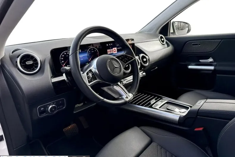 Mercedes-Benz GLA din 2024 cu 21.664 km - oferta MER249642 - foto 9