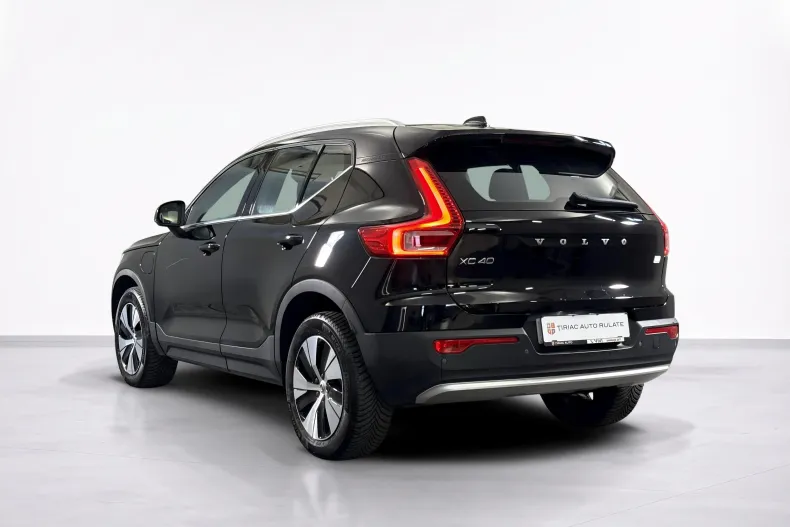 Volvo XC40 din 2023 cu 134.427 km - oferta VOL249646 - foto 3