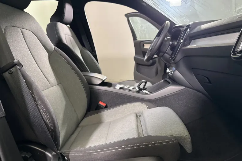 Volvo XC40 din 2023 cu 134.427 km - oferta VOL249646 - foto 11