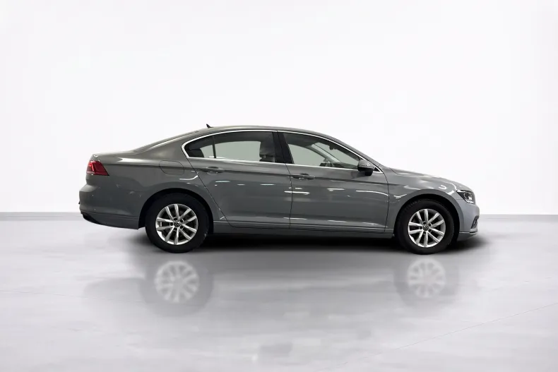 Volkswagen Passat din 2022 cu 34.814 km - oferta VOL249647 - foto 6