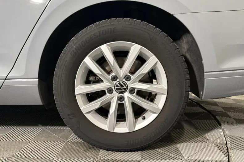 Volkswagen Passat din 2022 cu 34.814 km - oferta VOL249647 - foto 13