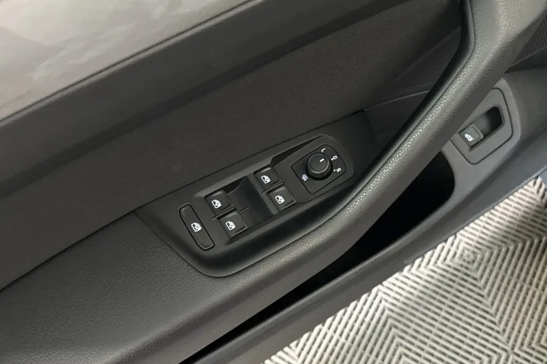 Volkswagen Passat din 2022 cu 34.814 km - oferta VOL249647 - foto 14