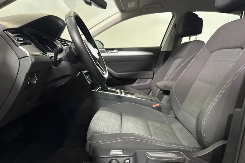Volkswagen Passat din 2021 cu 93.275 km - oferta VOL249648 - foto 24