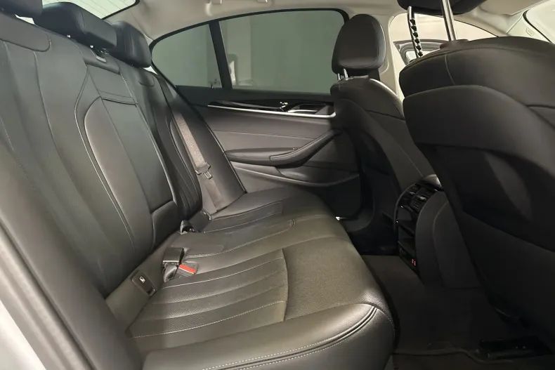 BMW 530 (Seria 5) din 2020 cu 107.297 km - oferta BMW249651 - foto 12