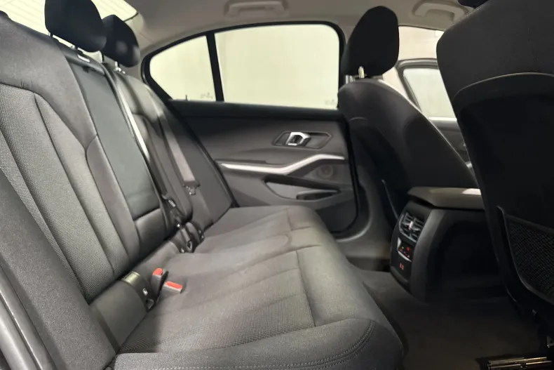 BMW 320 (Seria 3) din 2020 cu 141.697 km - oferta BMW249653 - foto 12