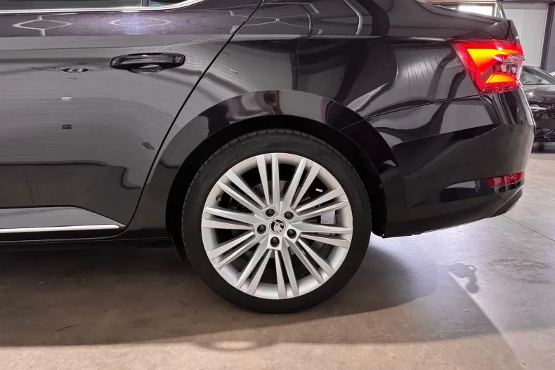 Skoda Superb din 2023 cu 88.801 km - oferta SKO249661 - foto 38