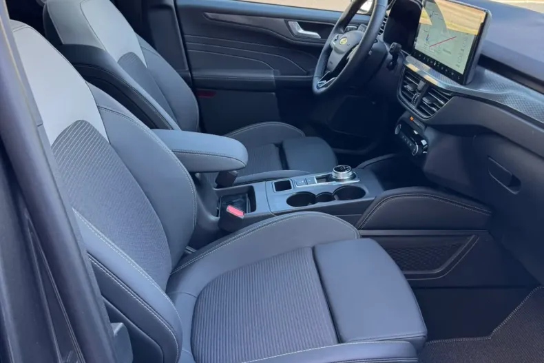 Ford Kuga din 2026 cu 4.465 km - oferta FOR249674 - foto 18