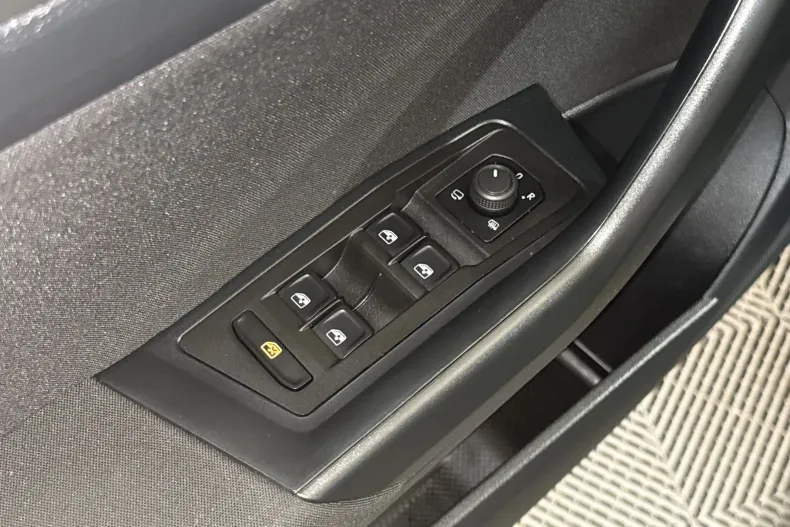 Volkswagen T-Roc din 2024 cu 44.003 km - oferta VOL249695 - foto 14