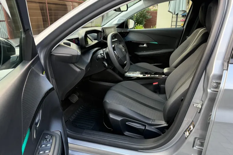 Peugeot 208 din 2023 cu 32.398 km - oferta PEU249700 - foto 4