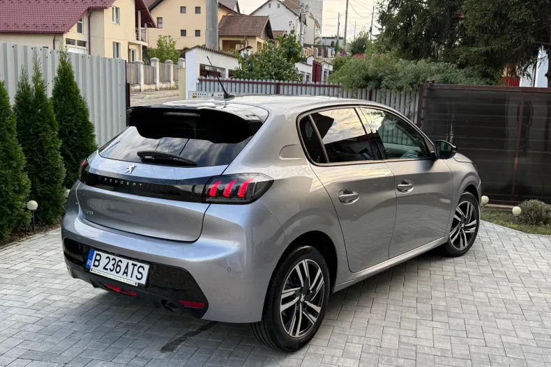 Peugeot 208 din 2023 cu 32.398 km - oferta PEU249700 - foto 8