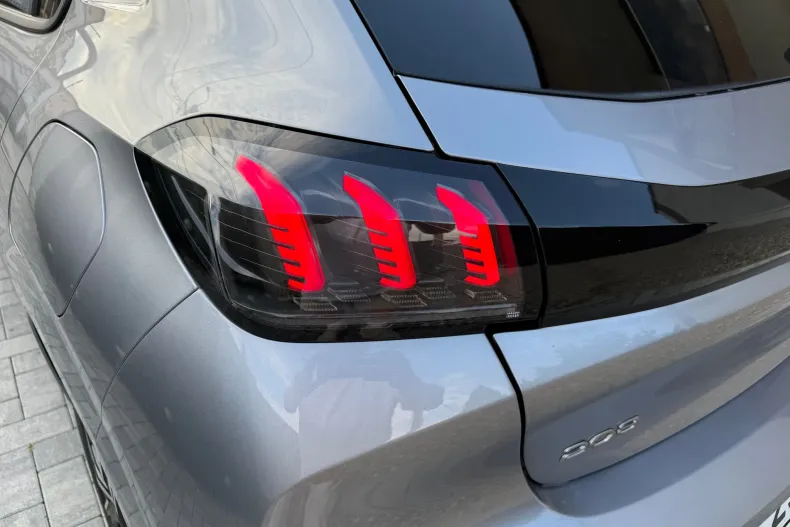 Peugeot 208 din 2023 cu 32.398 km - oferta PEU249700 - foto 15