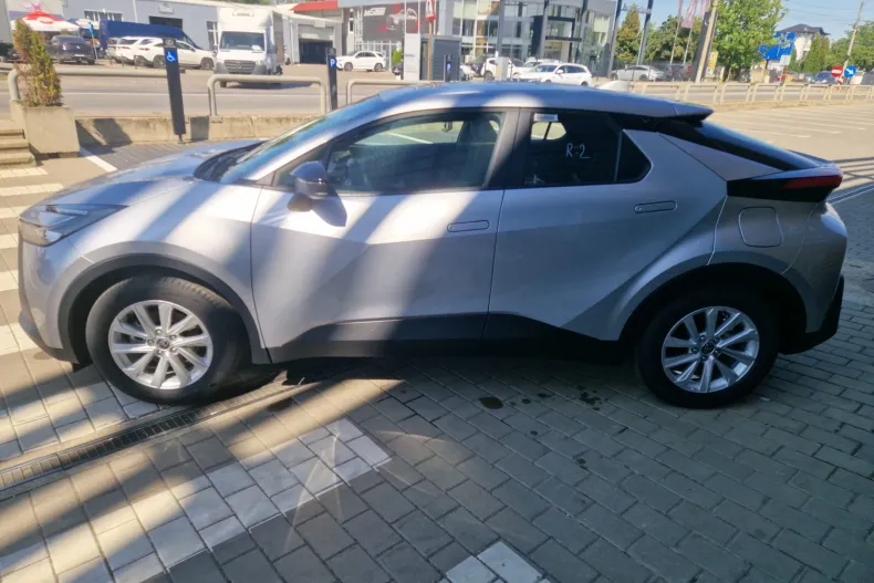 Toyota C-HR din 2026 cu 4 km - oferta TOY249713 - foto 5