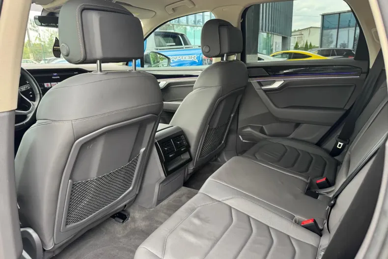 Volkswagen Touareg din 2021 cu 64.651 km - oferta VOL249718 - foto 6