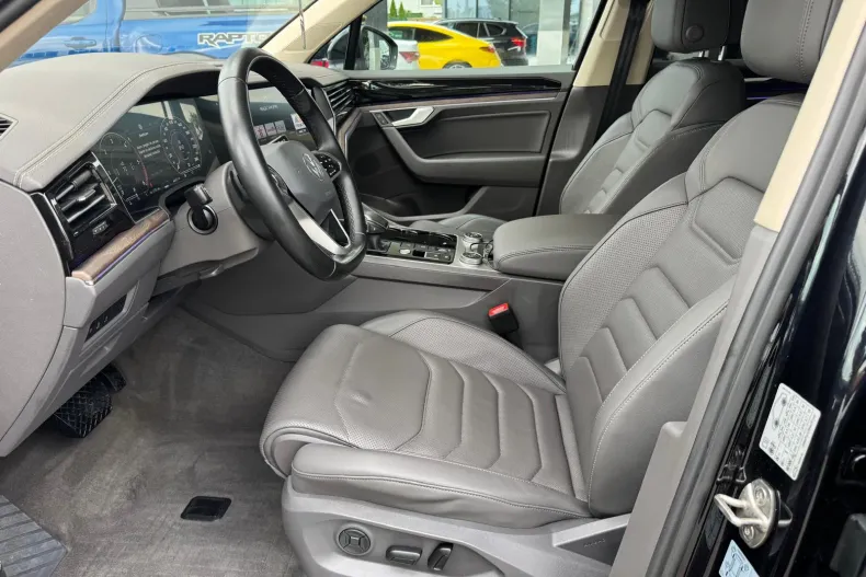 Volkswagen Touareg din 2021 cu 64.651 km - oferta VOL249718 - foto 7
