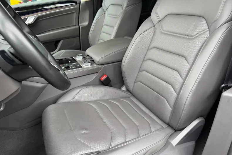 Volkswagen Touareg din 2021 cu 64.651 km - oferta VOL249718 - foto 8